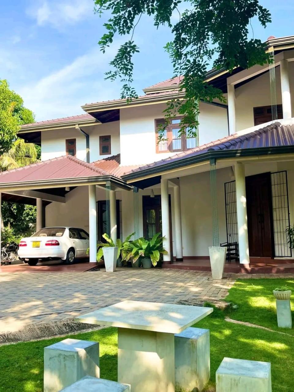 Golden Residence Anuradhapura Exterior photo