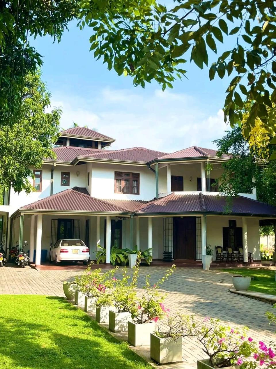 Golden Residence Anuradhapura Exterior photo